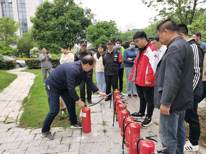 高邮市疾控中心：以演代练，提升消防灭火器材应急使用能力图片2.jpg