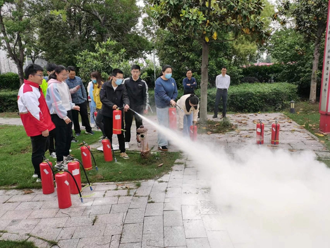 高邮市疾控中心：以演代练，提升消防灭火器材应急使用能力图片4.jpg